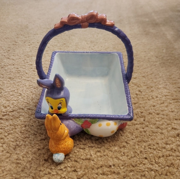 Vintage Ultra Rare Warner Bros. Tweety Bird Easter Basket Candy Dish 1999 - Picture 1 of 7